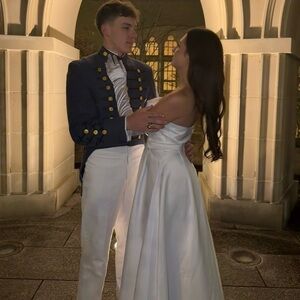 Elegant White Strapless Wedding Dress